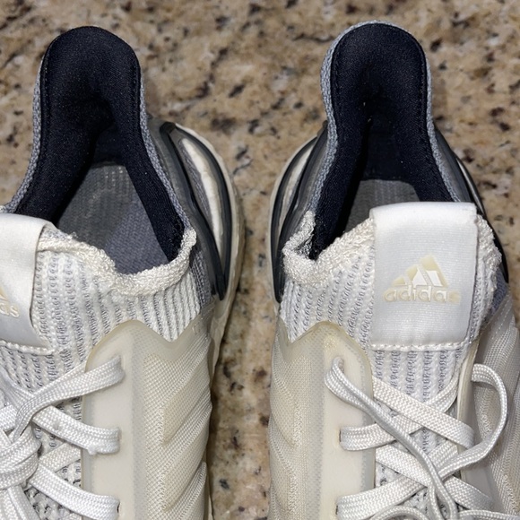 Adidas UltraBoost 19 - Picture 2 of 9